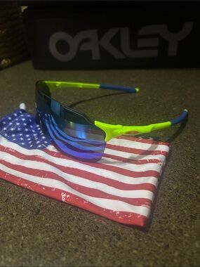 Oakley Custom Ev Zero Stride with Prizm Saph lens. New Unused from 2018.